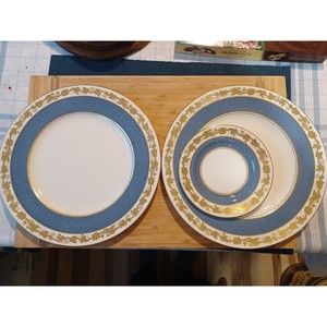 Wedgwood Whitehall Powder Blue Dinner Plates Lot of 2 -10 3/4"  1 B&B